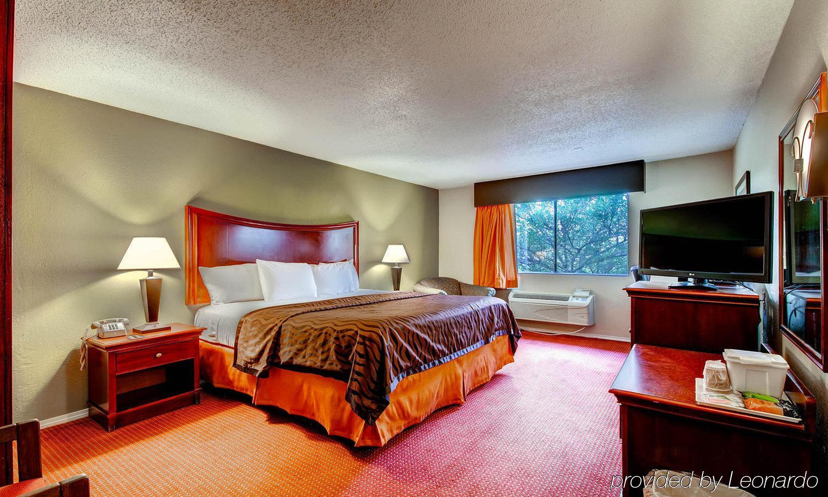 Orangewood And Midtown 2* Austin
